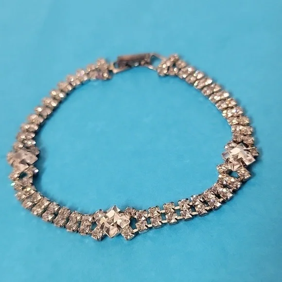 Jeweled Rhinestone Bracelet - Picture 4 of 8